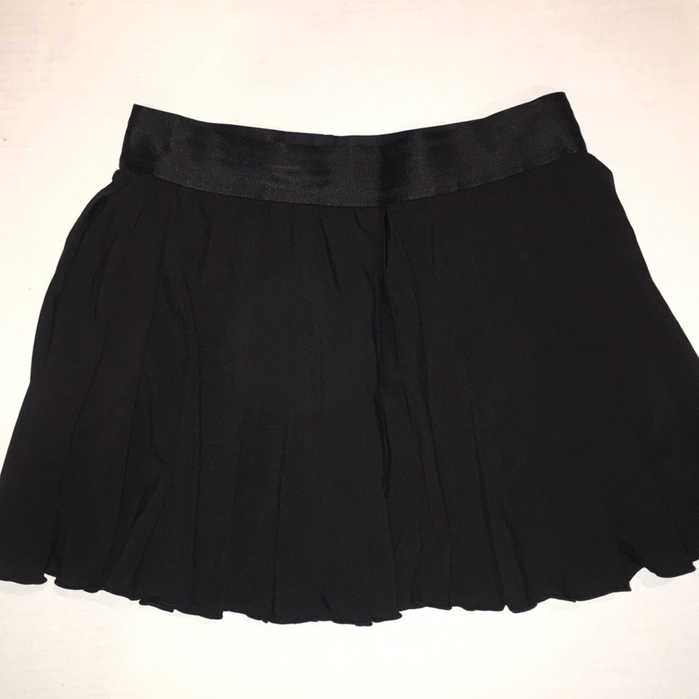 Black Pleated Tennins Skort | Size S